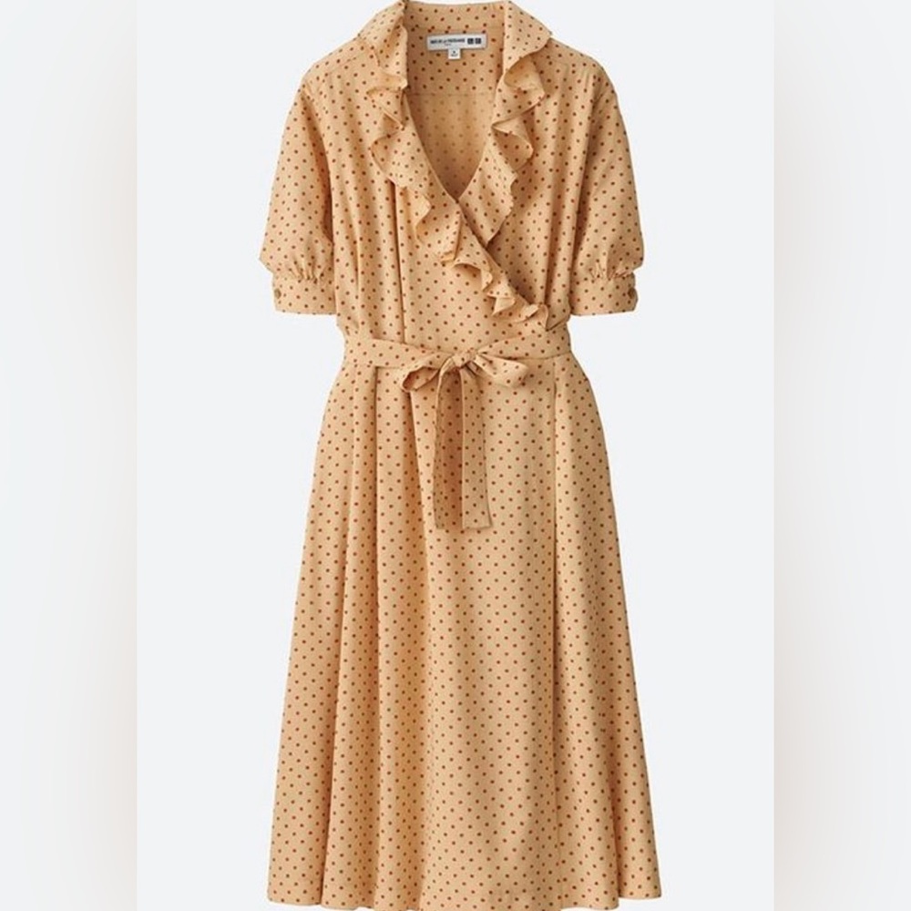 SALE! Uniqlo wrap dress with ruffled neck line, floral print. Size M.